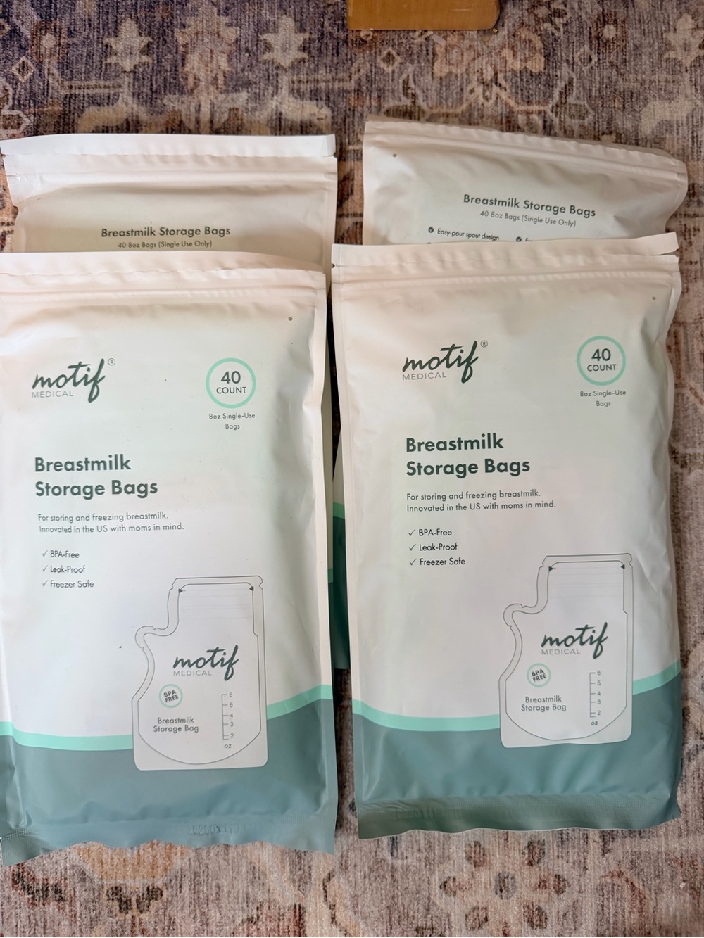 motif Medical Breastmilk Storage Bags - 40 Count (White & Mint)